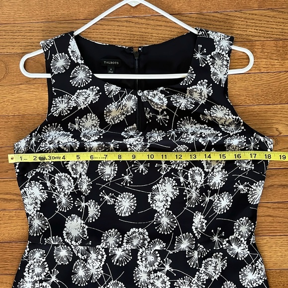 NWOT Talbots Fit & Flare Black & White Dandelion Dress Size 4 - Picture 7 of 16